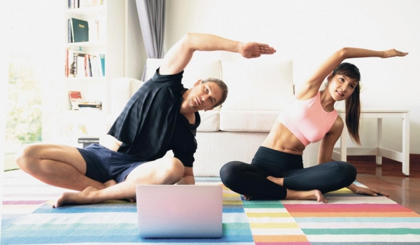 Academia em casa: Exercícios simples para definir o corpo.